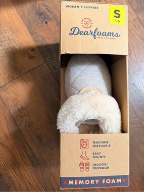 Dearfoams Plush Lined Slippers in Cream